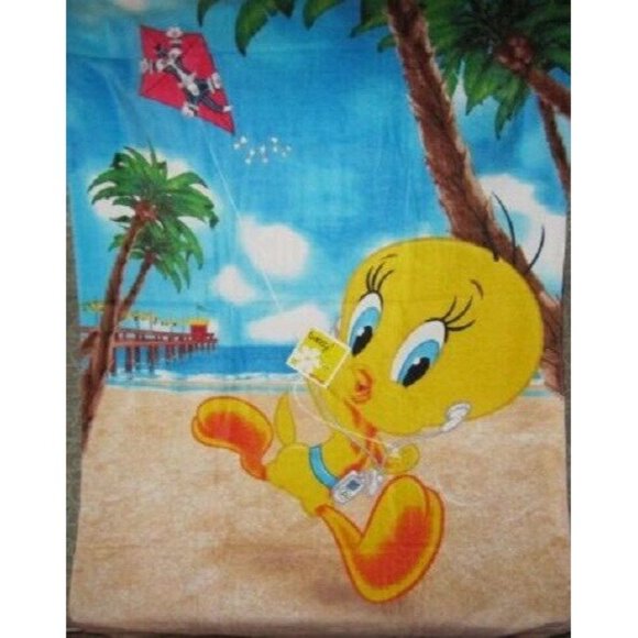 New Tweety Pie Bird Looney Tunes Cotton Beach Bath Pool Gift Towel Sylvester NIP - Picture 1 of 3